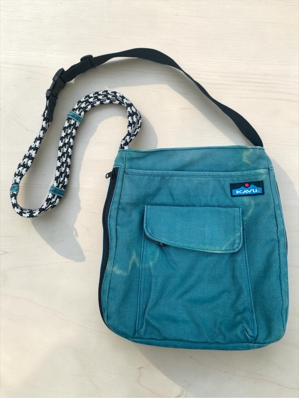 KAVU Teal Crossbody Shoulder Bag